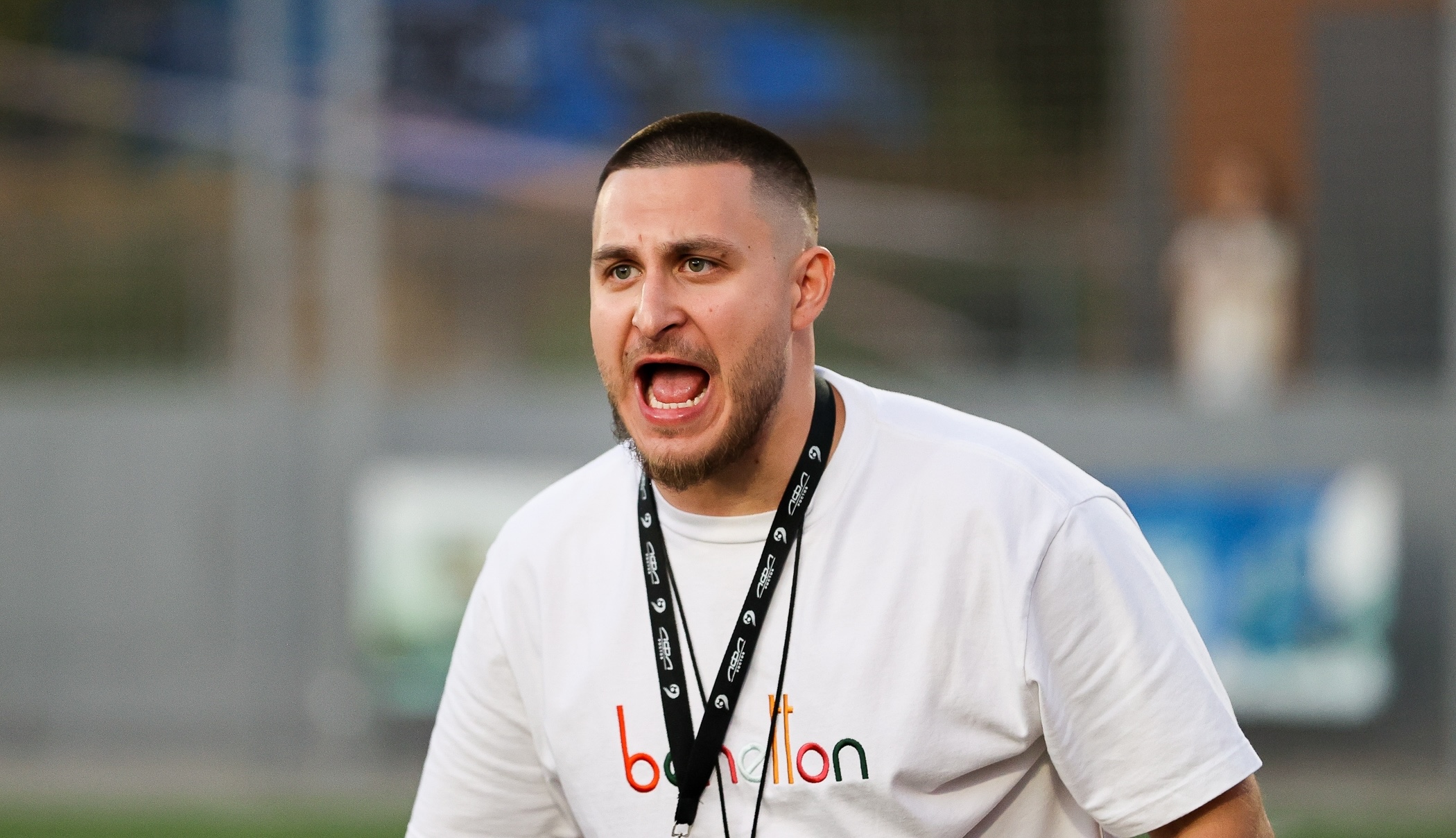 Представитель футбольной среды на матче